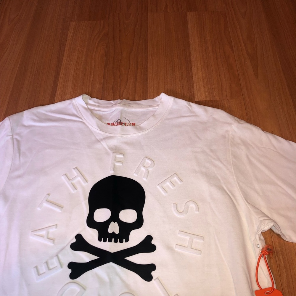 White tee - Picture 2 of 2